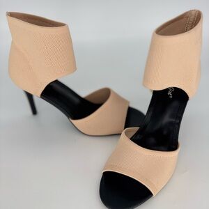 New JishinGal Tan and black ankle socks and heels Size 9